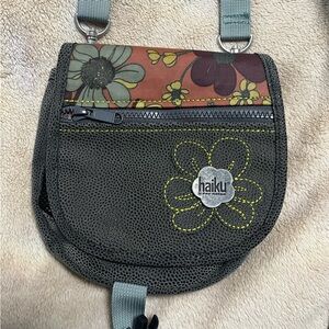 Haiku small one compartment purse